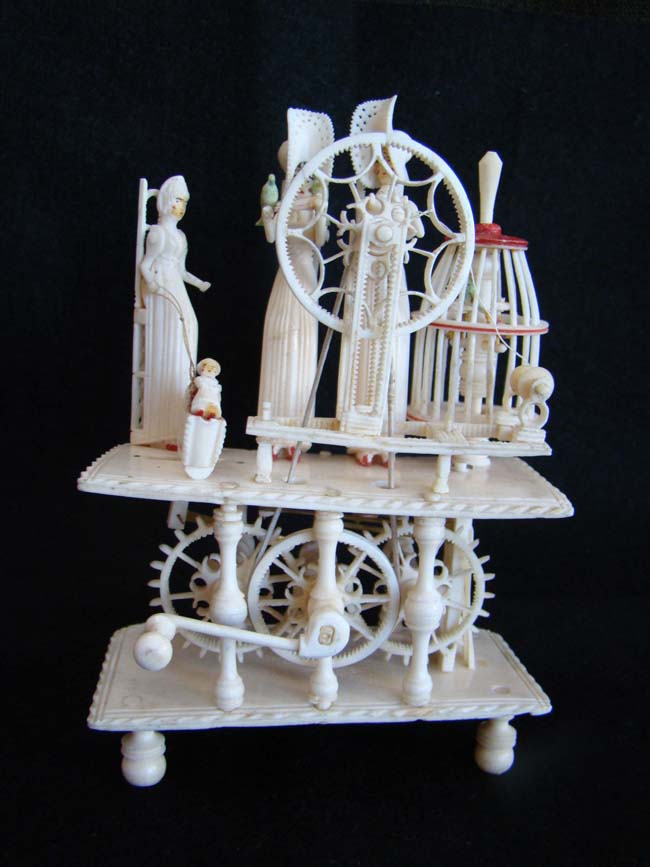An exceptionally fine, rare and elaborate Napoleonic period French Prisoner-of-war made bone "SPINNING JENNY" circa 1793-1810. — image 3